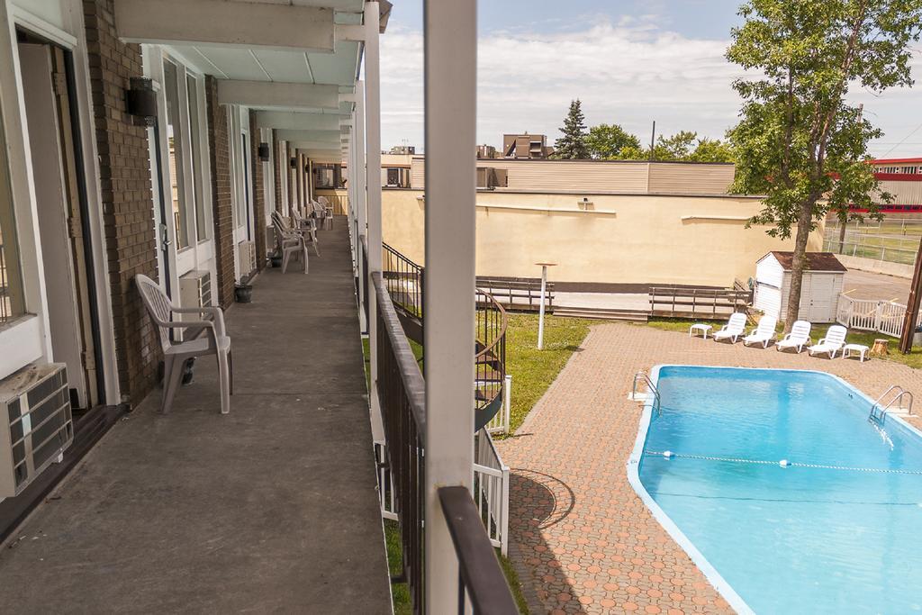 Motel Labarre Longueuil Eksteriør bilde