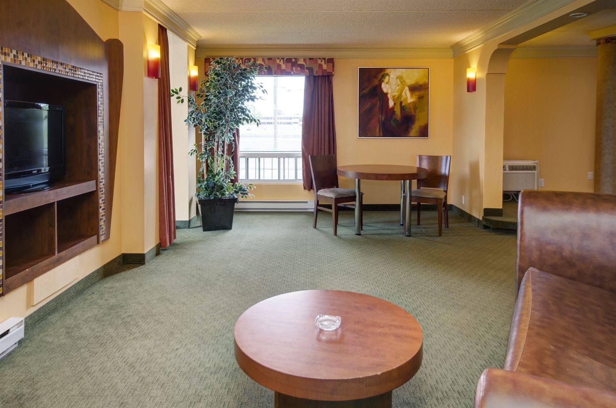 Motel Labarre Longueuil Eksteriør bilde