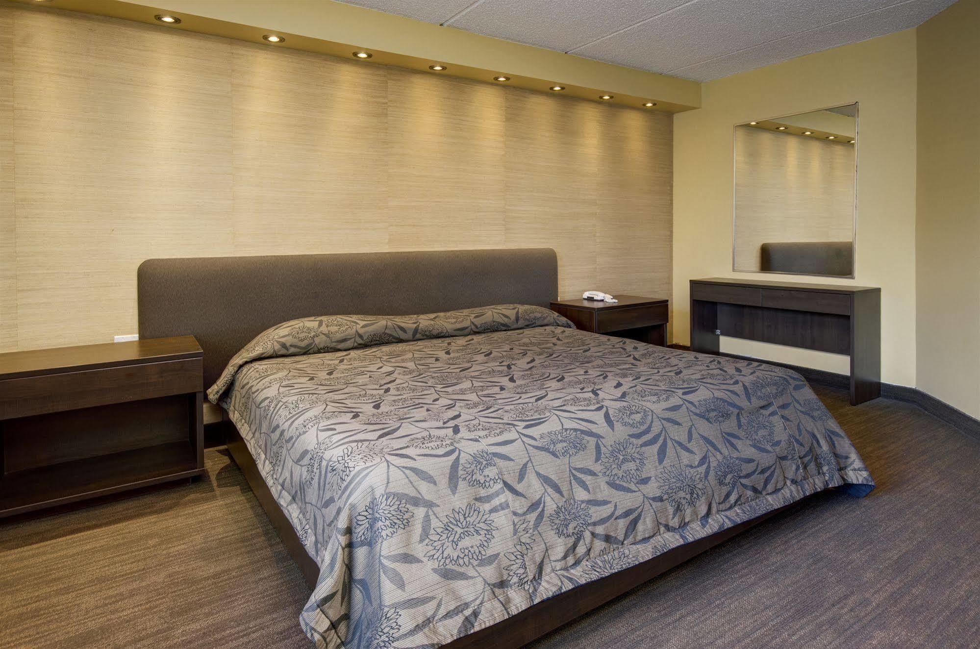 Motel Labarre Longueuil Eksteriør bilde